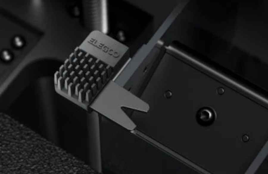 Heatbed Nozzle Wiper - Cleans residue off the nozzle before every print, no manual prep