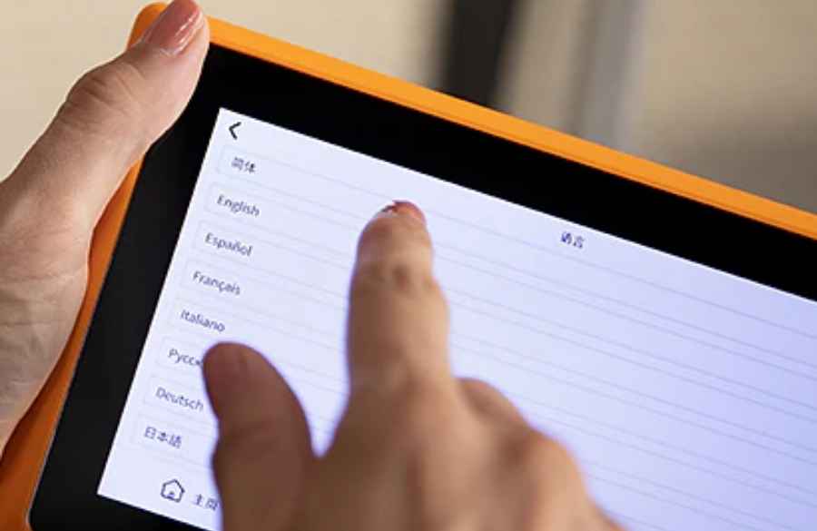 Detachable 10.1-inch HD Screen - Take the capacitive display off the body and operate handheld